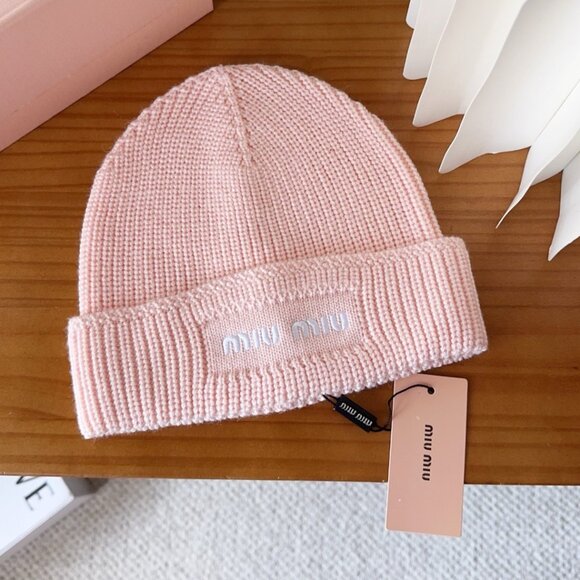 Miu Miu Knit Logo Slouchy Beanie - Picture 5 of 5